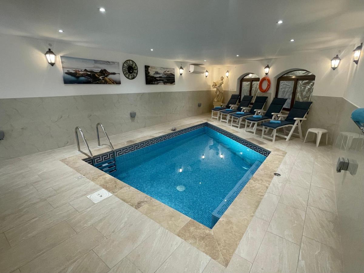 Bed and Breakfast Alina Boutique Living Виктория Экстерьер фото