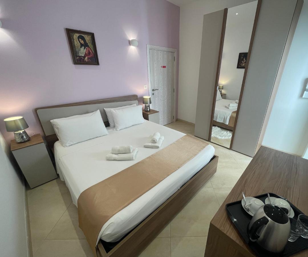 Bed and Breakfast Alina Boutique Living Виктория Экстерьер фото