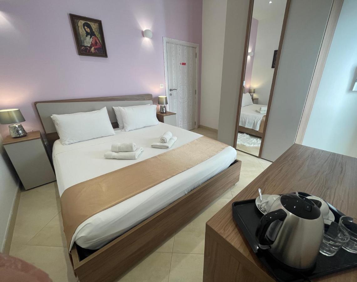 Bed and Breakfast Alina Boutique Living Виктория Экстерьер фото